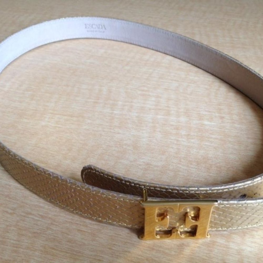 ESCADA Gold Reptile Embossed Leather Belt With Double "E" Gold-tone Logo Buckle - Picture 2 of 7